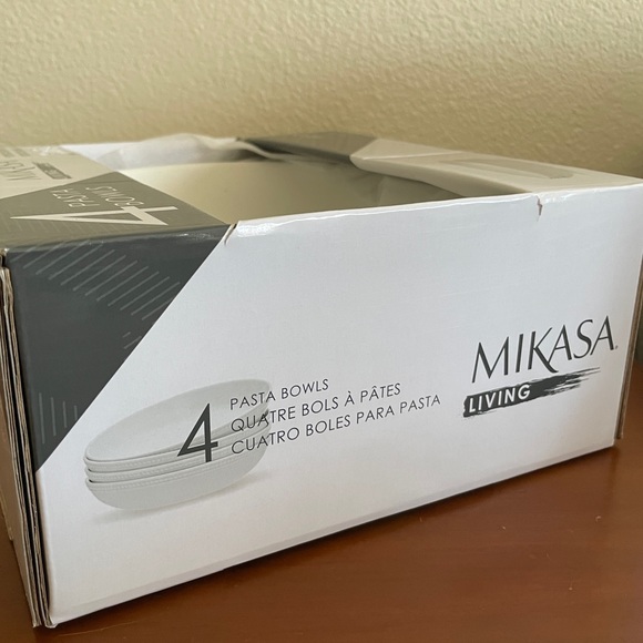 Mikasa Set of 4 Pasta Bowls Porcelain Ruth Brand New in Box White China - Picture 5 of 8